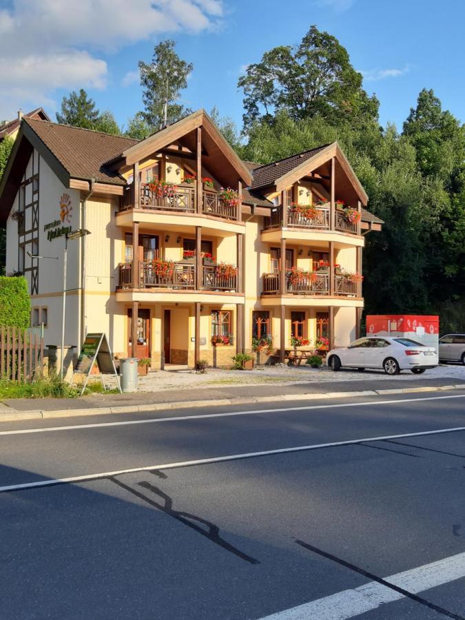 Pension Holiday Врхлаби Экстерьер фото