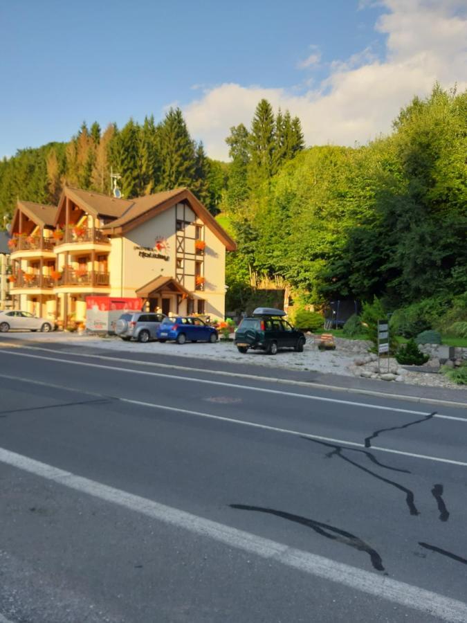 Pension Holiday Врхлаби Экстерьер фото