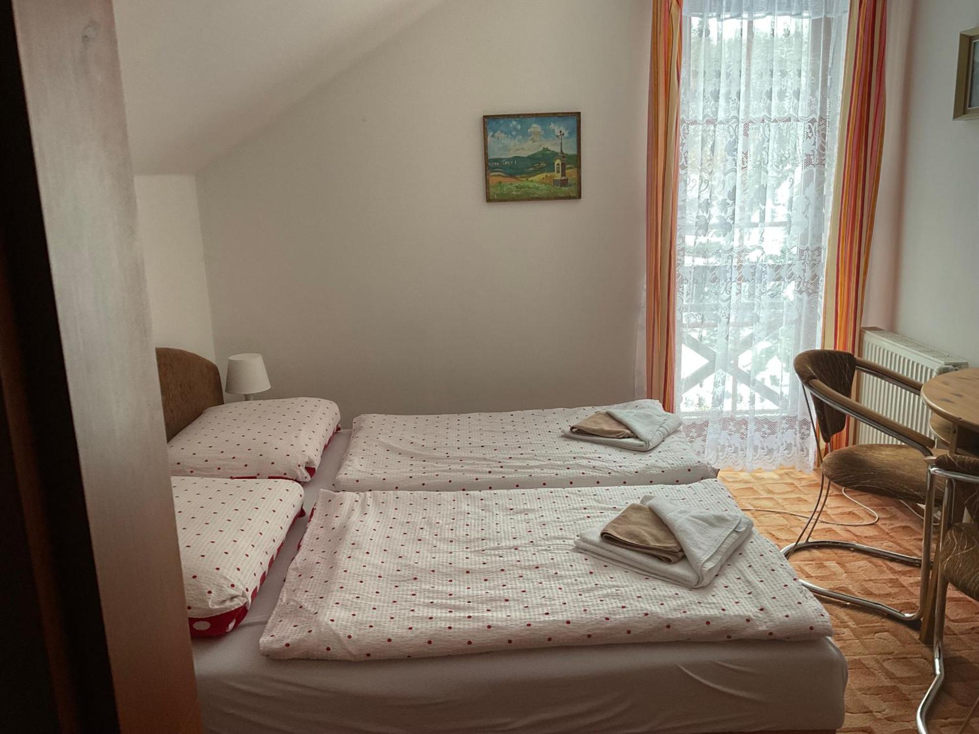Pension Holiday Врхлаби Экстерьер фото